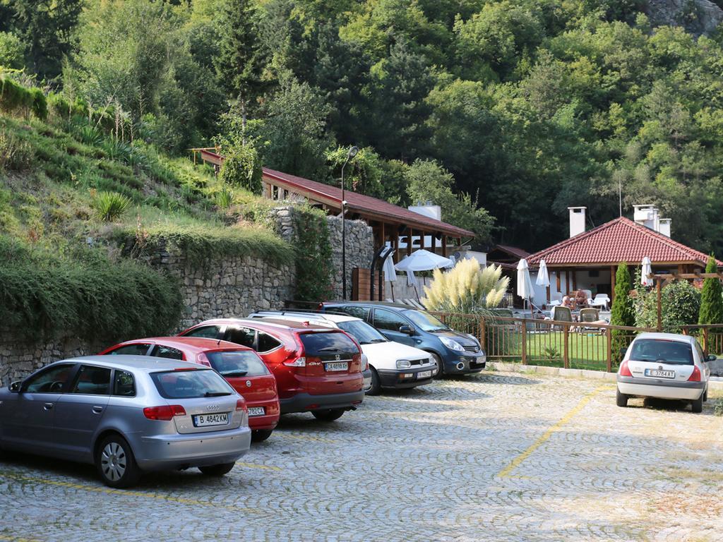 Aqua Varvara Hotel Vetren Dol Exteriör bild