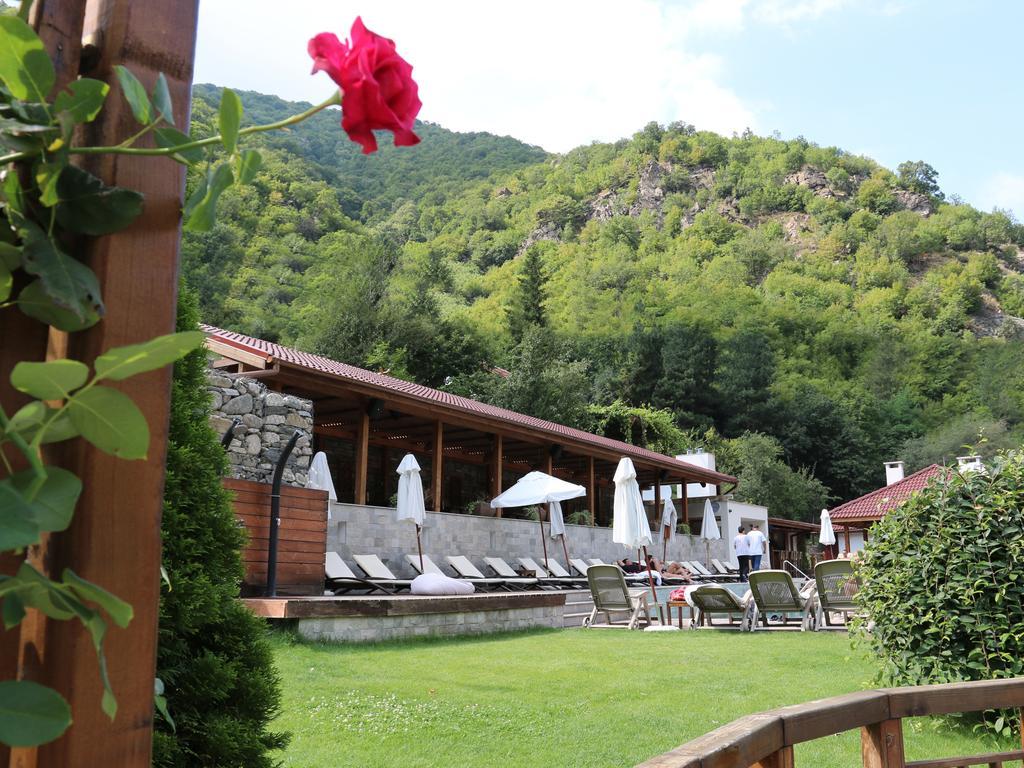 Aqua Varvara Hotel Vetren Dol Exteriör bild